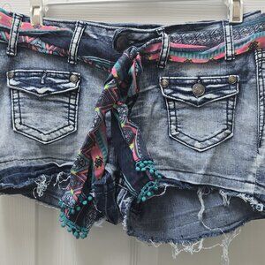 Wallflower Youth Hot Short 7